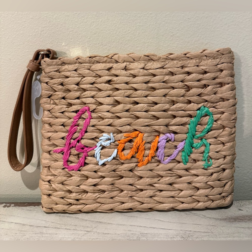 Woven Beach Clutch - Tan / Beach Raffia wristlet bag